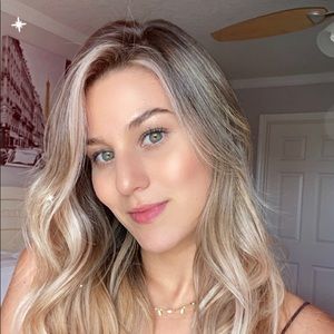 Meet your Posher, Alejandra